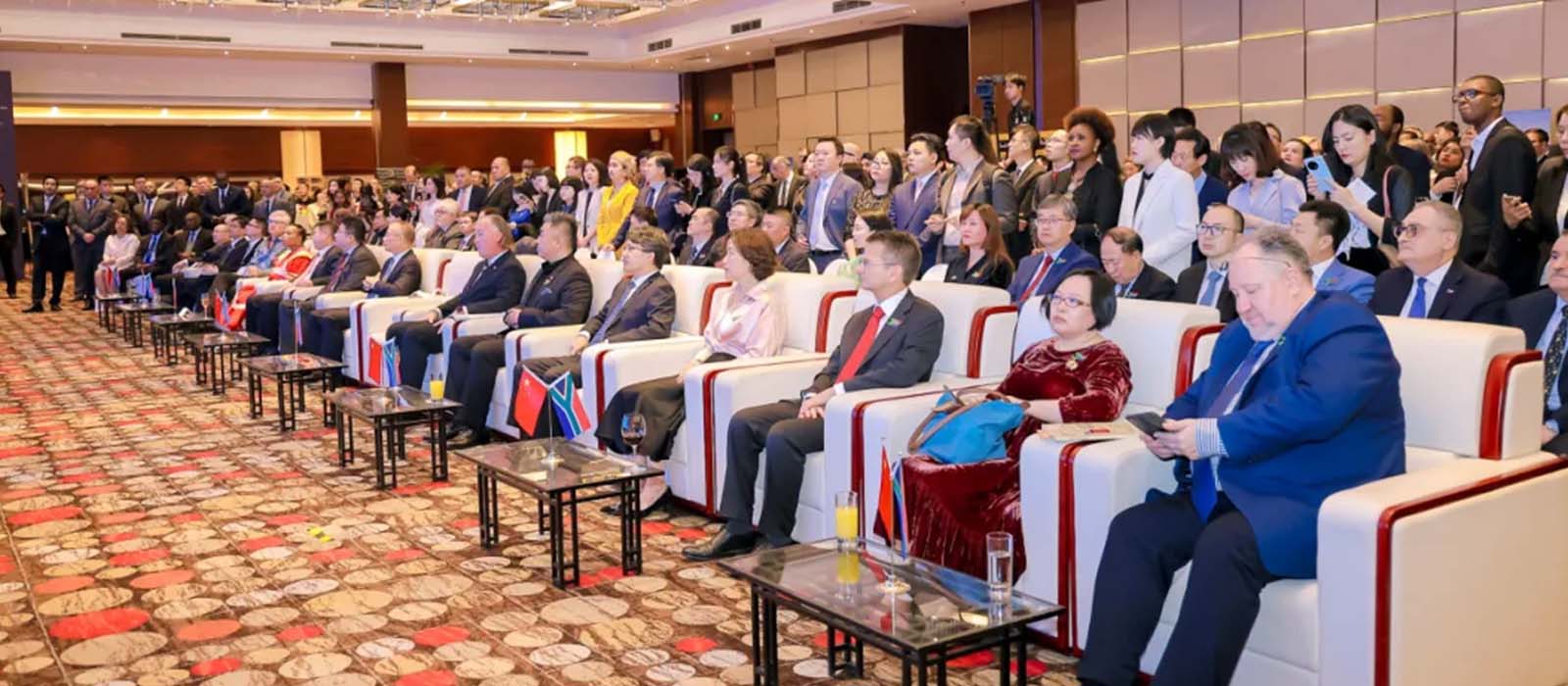 LIYU Group празднует 30-летие свободы Южной Африки